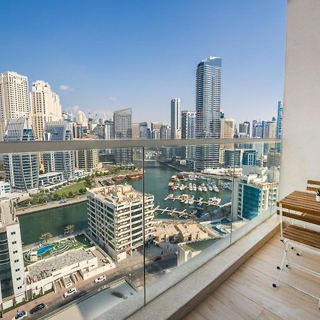 Fam Living - Marina Marvel - Studio Apartment With Breathtaking Views In Studio One Tower Dubaj Kültér fotó