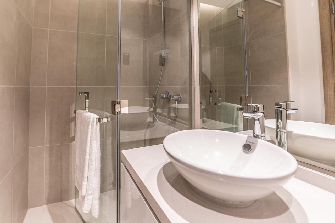 Fam Living - Marina Marvel - Studio Apartment With Breathtaking Views In Studio One Tower Dubaj Kültér fotó