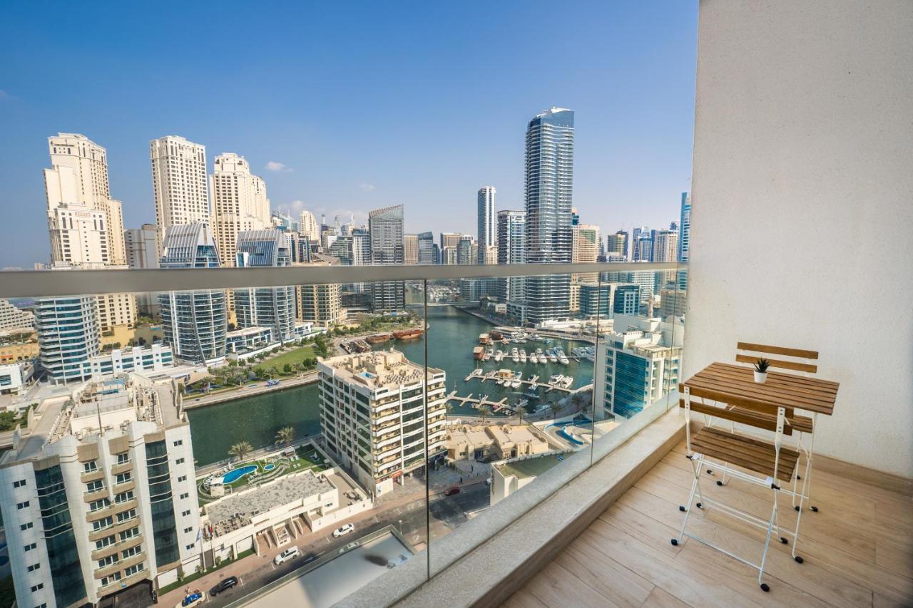 Fam Living - Marina Marvel - Studio Apartment With Breathtaking Views In Studio One Tower Dubaj Kültér fotó