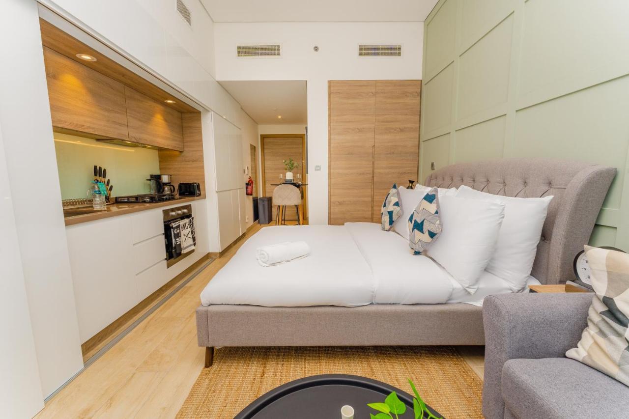 Fam Living - Marina Marvel - Studio Apartment With Breathtaking Views In Studio One Tower Dubaj Kültér fotó
