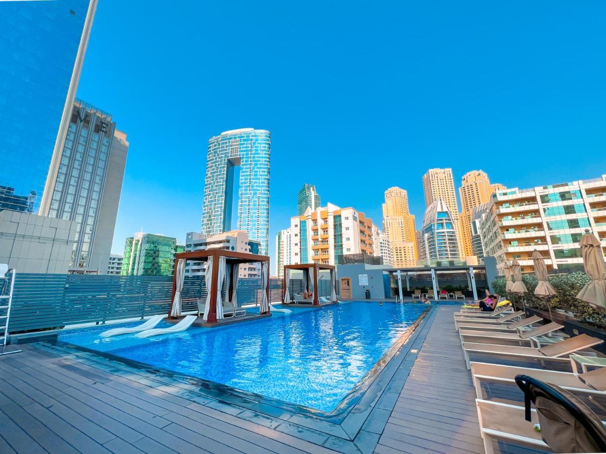 Fam Living - Marina Marvel - Studio Apartment With Breathtaking Views In Studio One Tower Dubaj Kültér fotó
